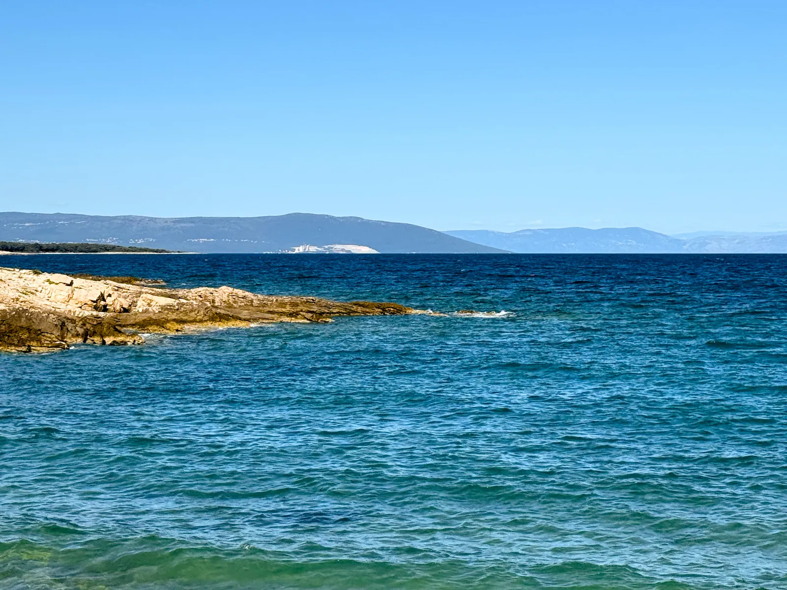 Different shades of sea