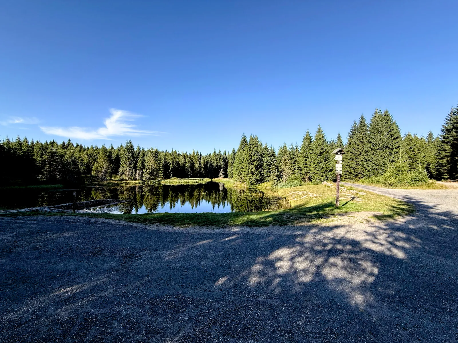 Uroczy staw w górach