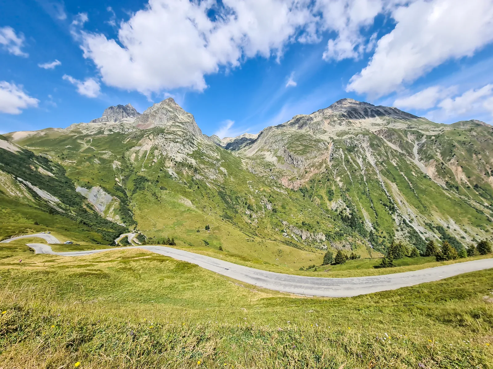 Serpentyny przed Col du Glandon